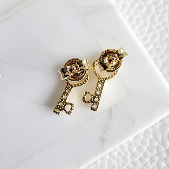 Heart key rhinestone stud earrings - Picture 7 of 8